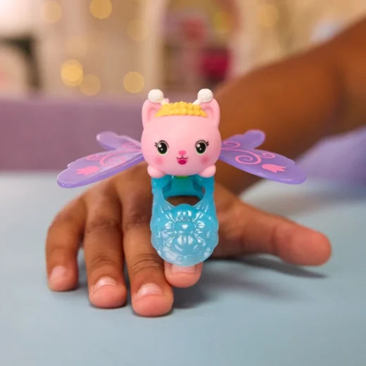 تشكيلة خواتم فيري لانديا من غابي وبيت الدمى – مجموعة خواتم لعب مستوحاة من عالم Fairylandia من Gabby’s Dollhouse، مع تصميمات خيالية ممتعة، مناسبة للأطفال واللعب التخيلي - سبين ماستر - Image 5