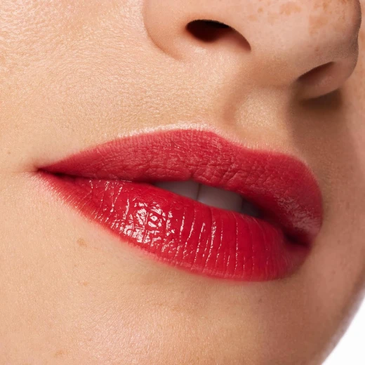 Essence Hydra Kiss Lip Ink Lipstick 06 Classy Red, Long Lasting, 4 ml - Essence - Image 3
