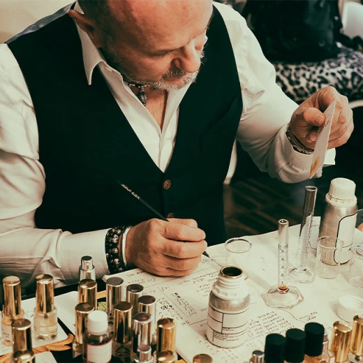 عطر زيرجوف بيربل أكسنتو للنساء 100 مل عطر شرقي زهري مع مجموعة هدايا حرير فاخرة - زيرجوف - Image 2