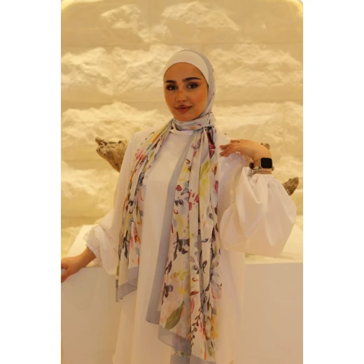 لوفي حجاب شيفون جورجيت كاين: شال أنيق وناعم وخفيف الوزن لإطلالة يومية مميزة. يتميز بتصاميم حصرية، صناعة مصرية، وطول إضافي (300 × 70 سم) يمنحكِ الأناقة والراحة. - لوفي - Image 3