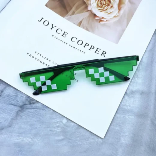 نظارات شمسية لحفلة عيد الميلاد - أخضر من كاي كوستيومز نظارات شمسية لحفلة عيد الميلاد - أخضر من كاي كوستيومز