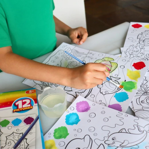 مجموعة أنشطة الرسم بالألوان المائية المعطرة للأطفال مع صفحات صور جاهزة للرسم وأقراص ألوان بروائح الفاكهة مع فرشاة رسم تجربة تلوين نظيفة وممتعة عمر 3+ للأنشطة الإبداعية أثناء السفر من سينتوس - سينتوس - Image 3