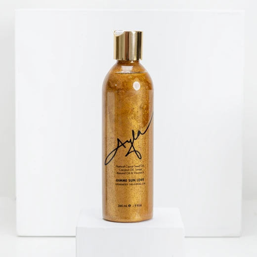 Ayla Shimmery golden Tanning Oil - GIMME SUN LOVE-CARROT OIL, SWEET ALMOND OIL AND VITAMIN E, WITH THE PERFECT GOLDEN SHIMMER - 240 ML / 8 FL OZ - Ayla Naturals - Image 3