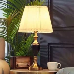 مصباح طاولة من ARMN Regency - أسود - ارمن