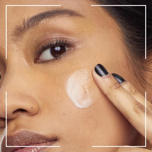 L’Oréal Paris Resurfacing Primer, For Normal to Combination Skin, Soothing an Blurring Action, Infallible Matte Priming Base 01 - L'Oreal Paris - Image 3