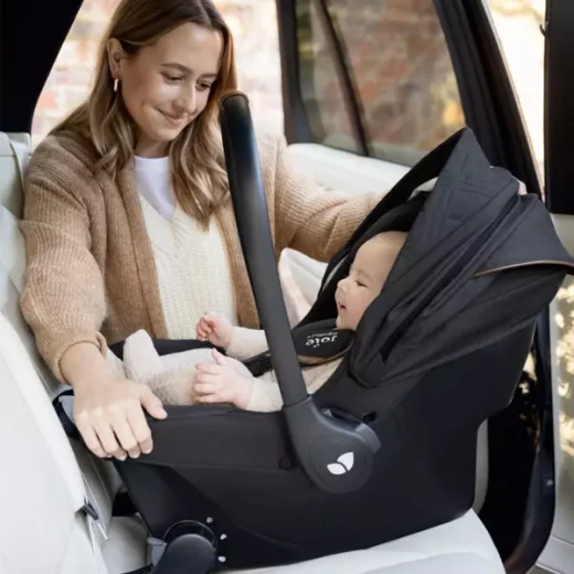 مقعد سيارة جوي سبرينت ISOFIX بلون إكليبس: يوفر أمانًا فائقًا وراحة استثنائية للرضع حتى 75 سم. يتميز بسهولة التركيب وحماية من الصدمات الجانبية، مع تثبيت آمن لراحة البال. مقعد سيارة مثالي لطفلك. - جوي - Image 5