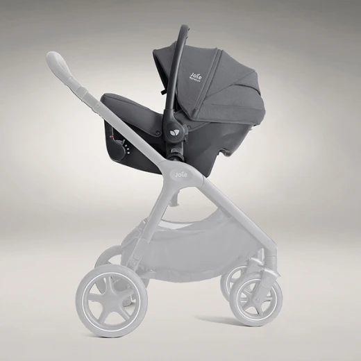 مقعد سيارة جوي سبرينت ISOFIX باللون الأسود: أقصى درجات أمان لحديثي الولادة وتركيب سهل للغاية. يتميز بموصلات ISOFIX آمنة لتوفير أقصى حماية. مصمم لتوفير راحة البال. - جوي - Image 4