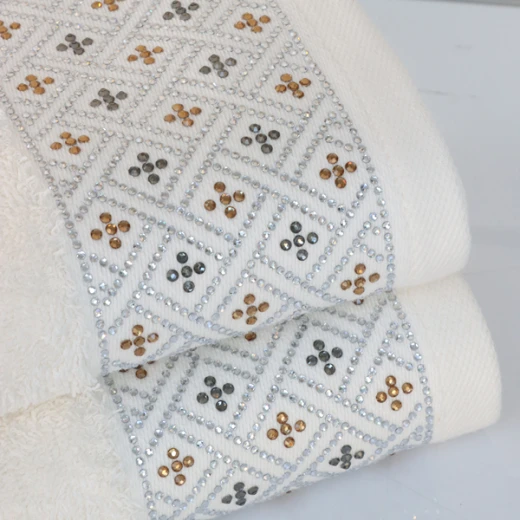 Nova Home Roberta Towel with Silver Details - 100% Cotton - 30x50 Cm - Cream - Nova Home - Image 3