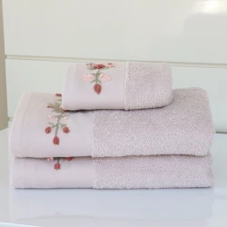 Nova Home Esra Floral Embroidered Towel - 100% Cotton - 50x90 Cm - Pink