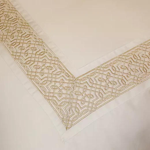 نوفا هوم Lounge طقم وجه لحاف - قطن 100% ، 400 خيط لكل انش مربع - مجوز & مجوز كبير - 7 قطع - أبيض و ذهبي - نوفا هوم - Image 15