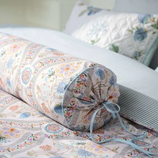 وسادة محشوة من بيدينغ هاوس "Ornamento Ramo" – قطن 100% – 22×70 سم – أبيض - بيدنج هاوس - Image 3