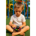  لعبة حسية على شكل أخطبوط تجمع بين سبينر فيدجيت، ضغط الفقاعات، والسحب.     - سنسوريا