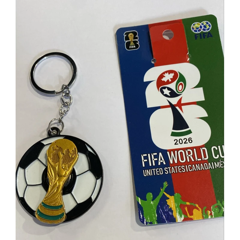 ميدالية مفاتيح كأس العالم FIFA 2026 دوّارة 10 سم – تصميم كرة قدم أنيق قابل للدوران، مصنوع من معدن متين وخفيف الوزن، إكسسوار عملي للمفاتيح والحقائب، هدية مثالية لعشاق كرة القدم وكأس العالم