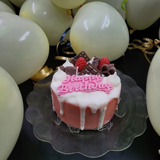 كعكة عيد ميلاد مصنوعة من الشمع من سكين آند بيوند - سكن آند بيوند - Image 3