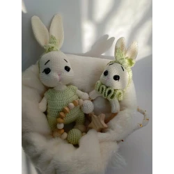 Fatomte Baby Pacifier Clip Teddy Bear Green and Beige, suitable for ages 0-3 years, safe and soft design to keep pacifier secure, prevents dropping, lightweight and durable, ideal for daily baby use