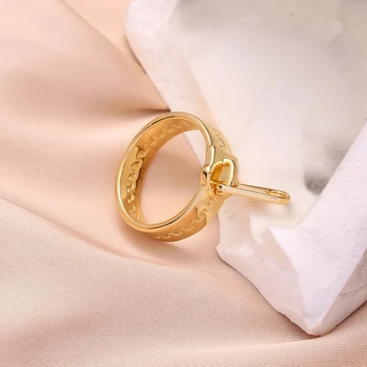 خاتم ذهبي من ماركة بريدر من يويوسو خاتم ذهبي من ماركة بريدر من يويوسو