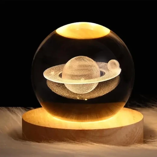 مصباح 3Dt كريستال بتصميم كوكب ساتورن ثلاثي الأبعاد قاعدة خشبية أنيقة يعمل عبر USB إضاءة LED موفرة للطاقة لديكورعصري ومثالي كهدية - ألعاب ار اس - Image 4