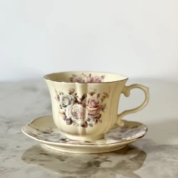 Vintage Classic Teacup, Elegant Colors with Gold Trim | Diameter 8cm, Height 7cm | Classic Style for Tea & Coffee