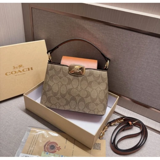 Coach Mollie Signature Design Cuff – Master Copy crafted with high-quality materials and precise detailing Stamped to reflect the original style and supplied with full accessories, perfect for a chic and elegant everyday or occasion look