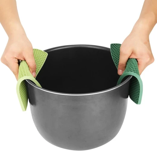 مساكة سيليكون مربعة 17×17 سم لون أخضر – عازل حرارة، غير قابلة للانزلاق وآمنة غذائيًا من عتاد - عتاد - Image 4