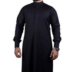 ثوب كحلي سادة مقاس (ميديوم) بتصميم أنيق وخياطة متقنة – من مدراز