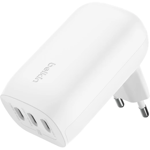 شاحن Belkin BoostCharge USB-C بقوة 67 واط بثلاثة منافذ لأجهزة iPhone 17 و MacBook Pro و Galaxy - أبيض