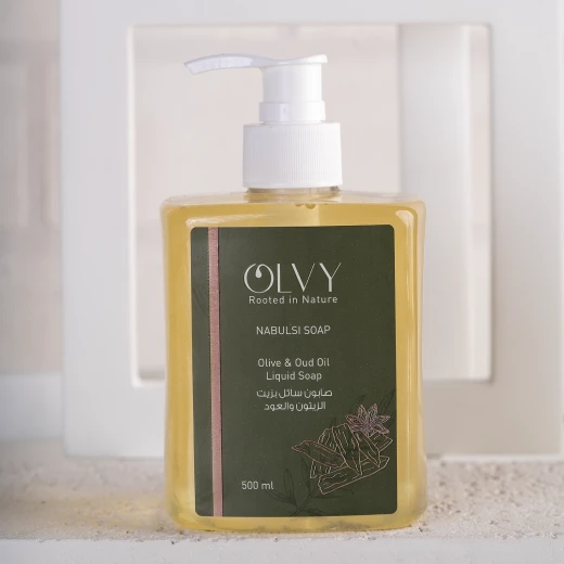 OLVY Liquid Soap 500ml with Olive Oil and Oud – Enriched with Extra Virgin Olive Oil, Gently Cleanses and Hydrates Skin, Leaves a Long-Lasting Woody Fragrance, Suitable for All Skin Types for Daily Use.